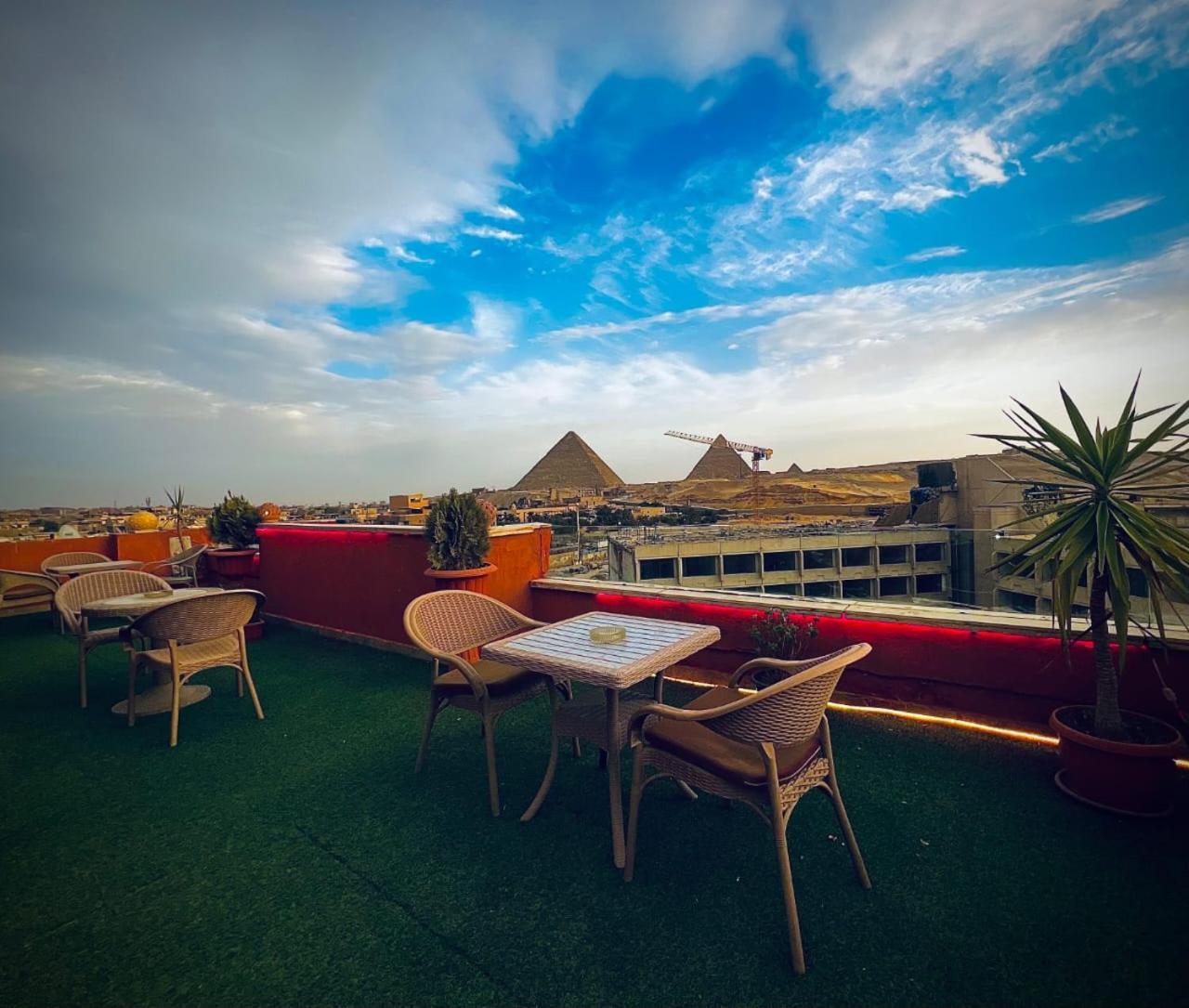Grand Pyramids Inn Kafrat al Jabal ภายนอก รูปภาพ