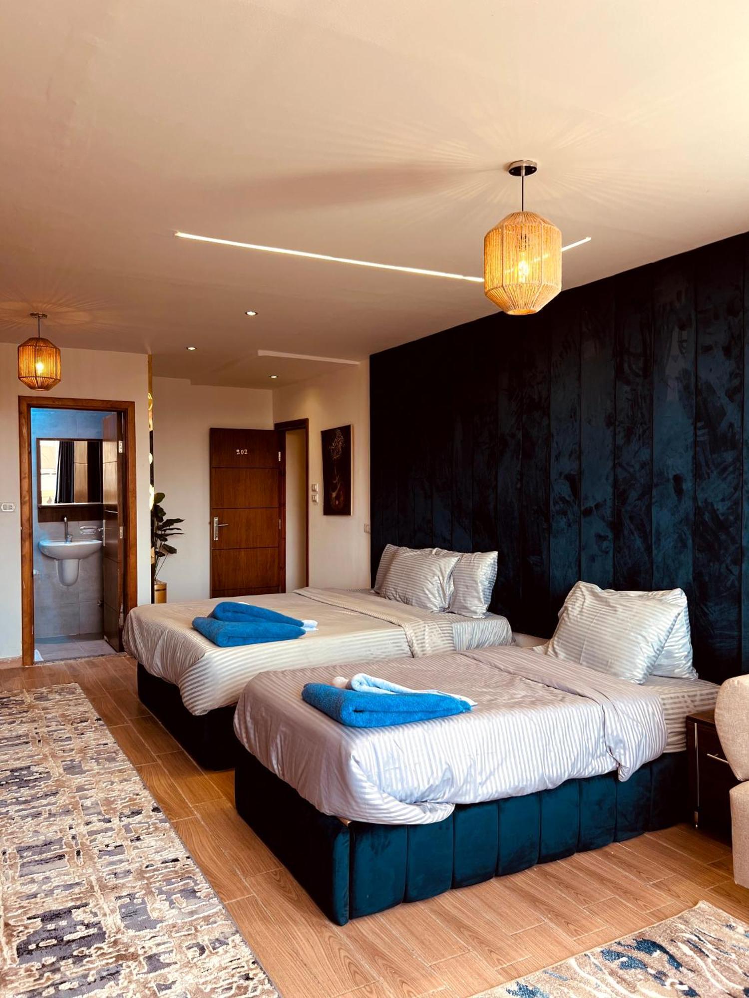 Grand Pyramids Inn Kafrat al Jabal ภายนอก รูปภาพ